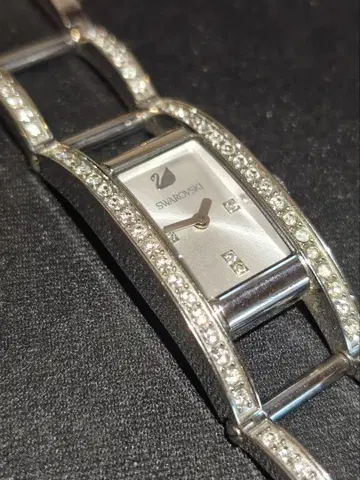 SWAROVSKI 스와로브스키 손목시계 실버