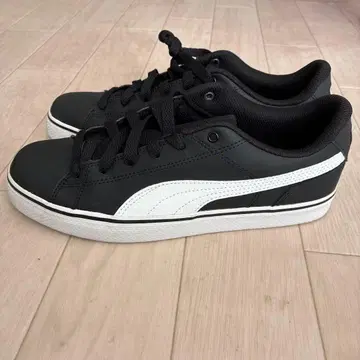 PUMA 블랙스 스니커즈 26cm