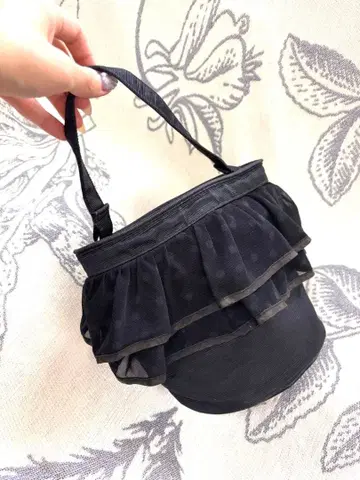 세츠코 사지테일 도트 백