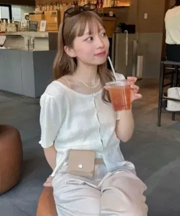 미사용 새상품 kastane 플라워 자카드 니트 가디건 아이보리