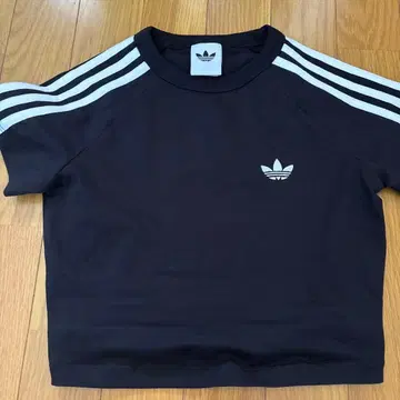 시착만 한 상품 adidas 트레포일 반팔 T셔츠 블랙 XS