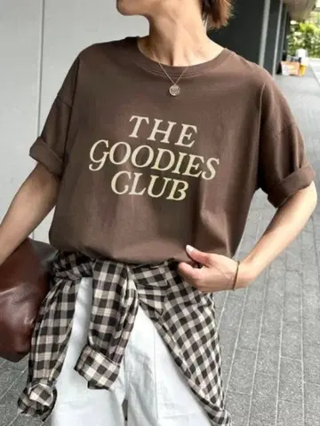 GOODIES CLUB 로고 프린트 TEE 브라운