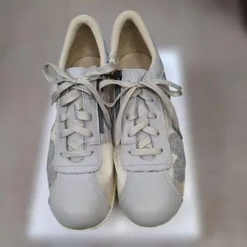 플라워 모티브 메쉬 스니커즈 라이트 그레이 3E, 23cm