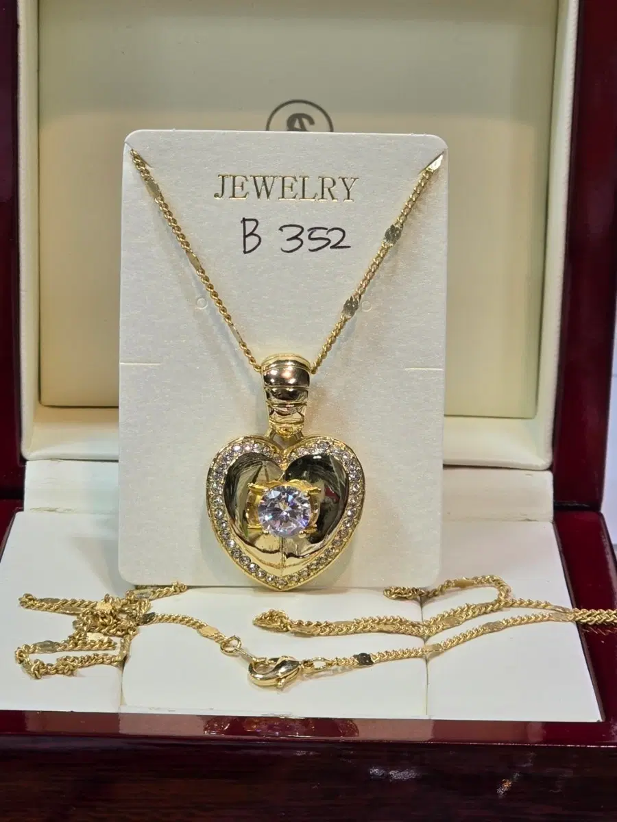하트 모티브 큐빅 롱목걸이 B 352
