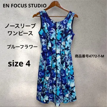 EN FOCUS STUDIO 슬리브리스 원피스 블루 플라워 사이즈 4