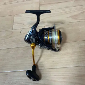 DAIWA REVROS LT 2500D 스피닝 릴