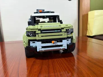 LEGO Technic 42110 랜드로버 디펜더 완성품