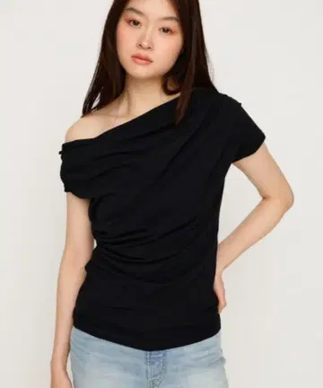 미사용 새상품 SLY ONE SHOULDER CUT TOPS 블랙