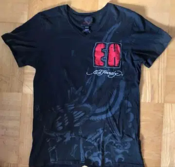 Ed Hardy V넥 T셔츠 스컬 프린트