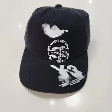 Y-3 그래픽 캡
