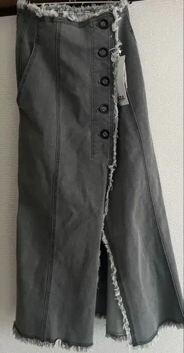 AZUL 데님 랩스커트 데미지 컷오프
