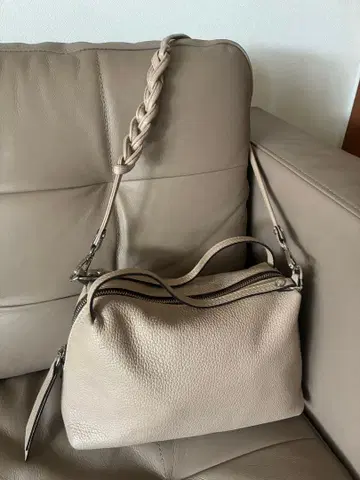 새상품급! GIANNI CHIARINI 지아니카리니 알리파 M 사이즈!