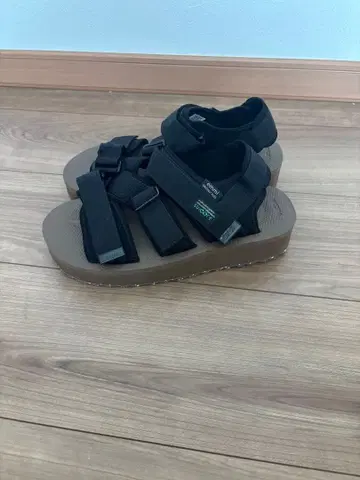 emmi x SUICOKE 샌들 25