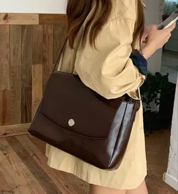 한국 스타일 숄더백 메신저 백 다크 브라운 대용량