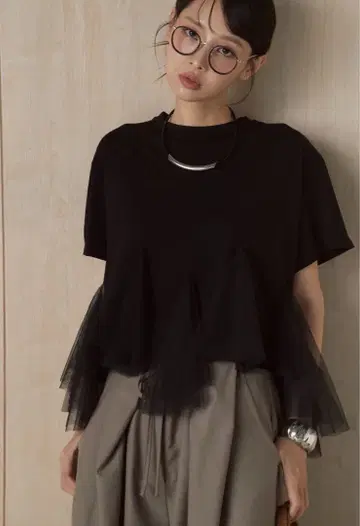 튤 프릴 디자인 풀오버