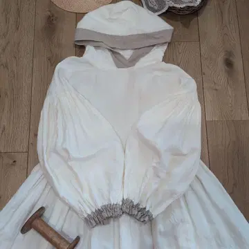 HAPI couture 러플 포켓 후드티 원피스 시어 버터 x 아이보리