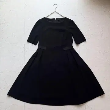 TO BE CHIC 플레어 원피스 40 블랙