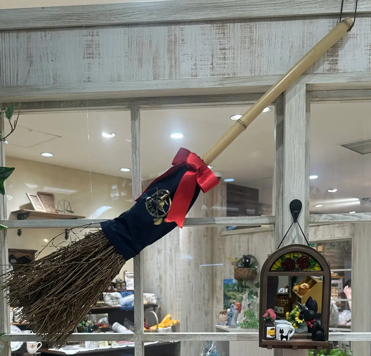 (유일매물) 마녀배달부키키 나무 빗자루 빗자루 오브제 피규어