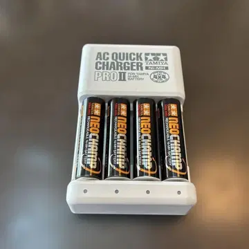 TAMIYA AC QUICK CHARGER PRO II 배터리 4개 포함