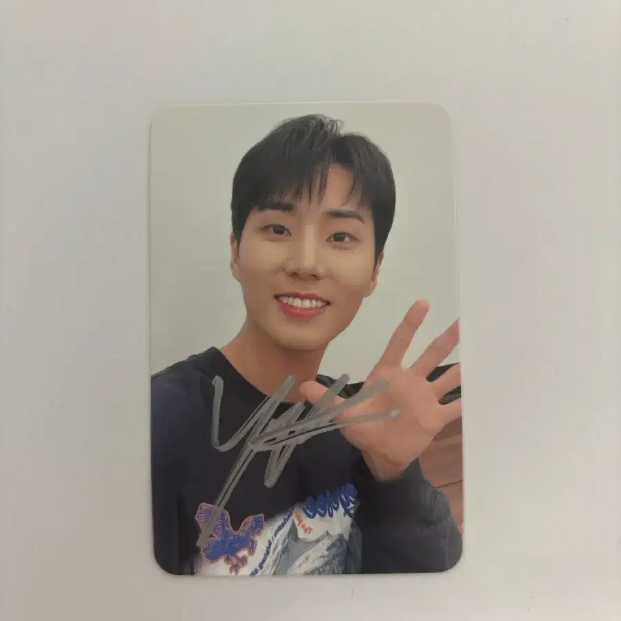영케이 렛잇비 싸인포카