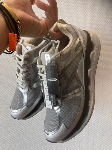 [새상품] MOIST THROUGH 360 VENTIRIS GRAY 26.5