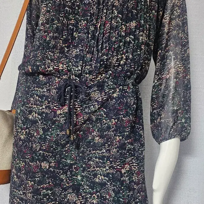 Thursday Island 쉬폰 원피스..90-165(M)