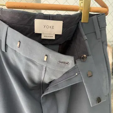 YOKE 20SS BACK SLIT STRAIGHT PANTS | 슬랙스 | 번개장터 중고거래