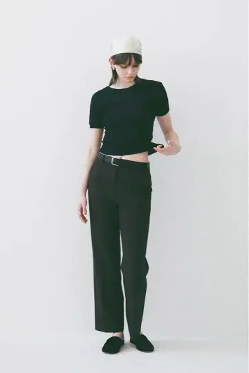 SCOOP SLEEVE COMPACT TOPS 블랙