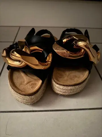 JW ANDERSON 체인 샌들 블랙