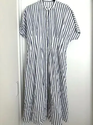 스트라이프 패턴 롱 셔츠 원피스 두클라쎄