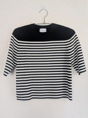 새상품급 UNITEDARROWS COMFY 컴팩트 크루넥 니트