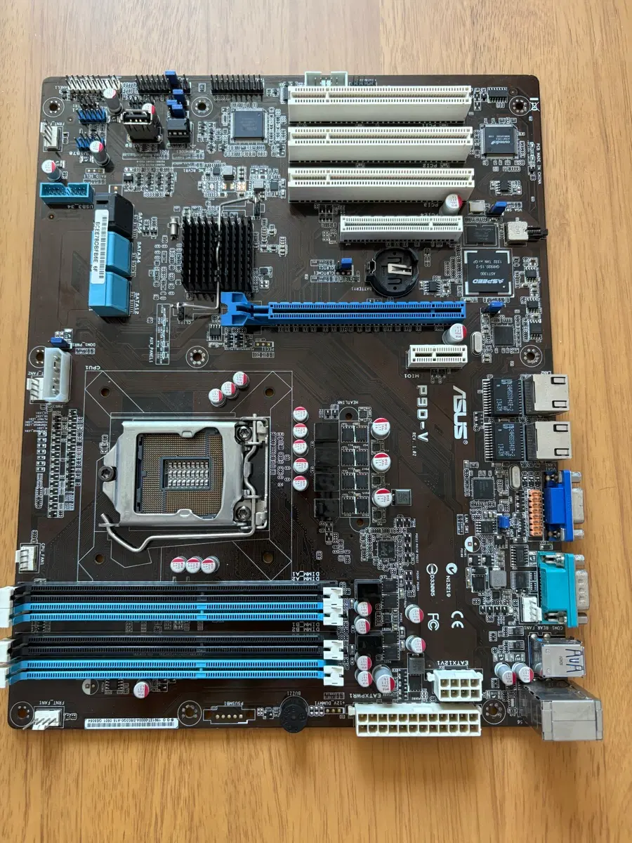 ASUS P9D-V 메인보드