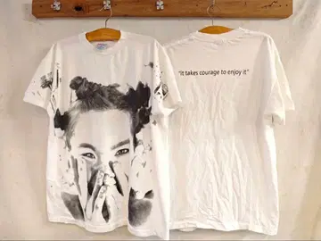[ L ] bjork 비요크 포토 프린트 T셔츠 화이트