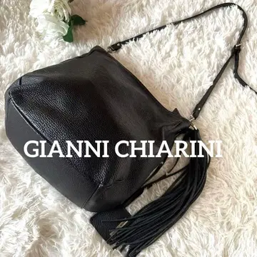새상품급 GIANNI CHIARINI 숄더백 주름 가죽 이탈리아제