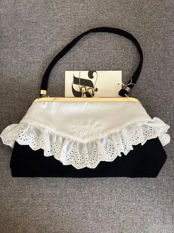 Bibiy. SABRINA LACE BAG