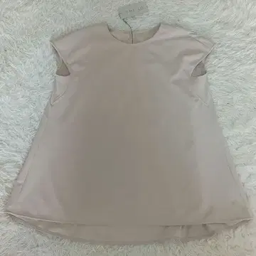 택 포함 새상품 앙피로 프렌치 슬리브 블라우스 베이지 M