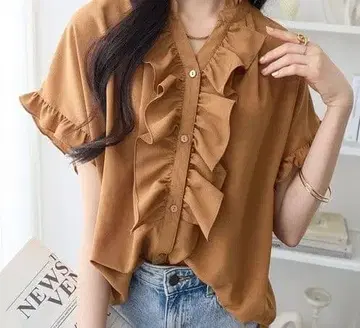 3L 미사용 새상품 프론트 프릴 반팔 블라우스 브라운
