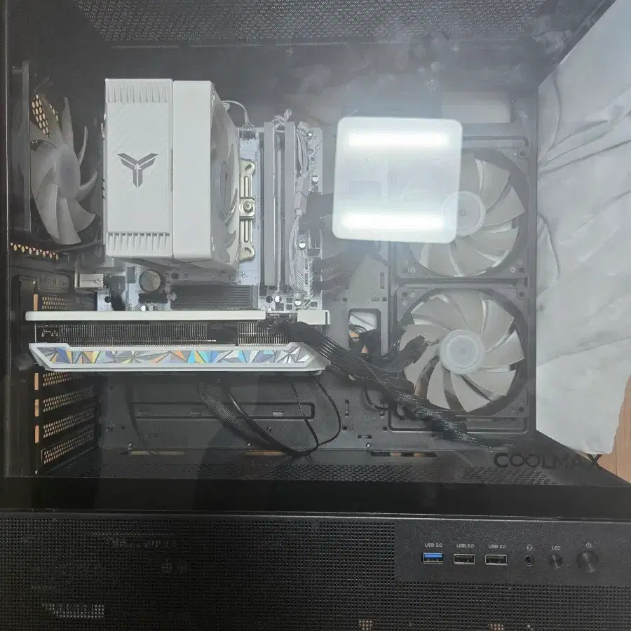 AMD 라이젠5 5600X / RTX 3060 / 32GB RAM 데스크탑