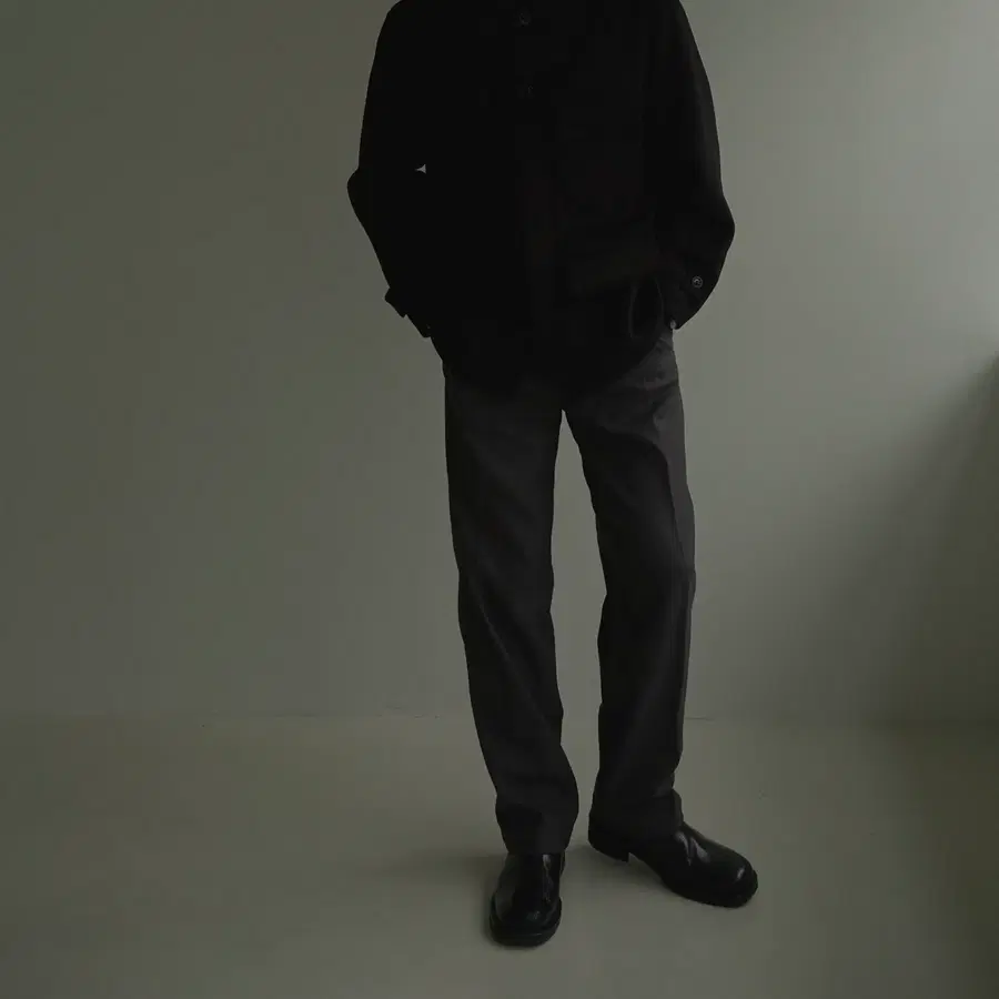 [L] siiiido 21FW 블랙 울 하프 코트