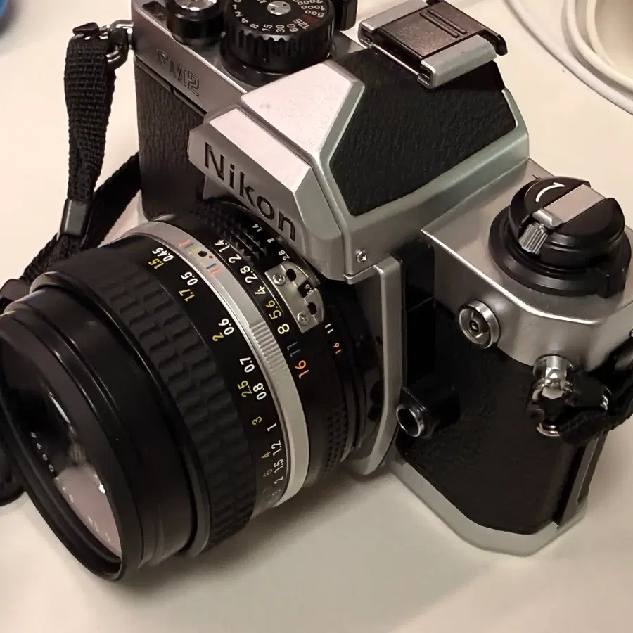 A급 FM2+50mm F1.4 (스트랩과 바닥 커버, 코닥 컬러플러스는 서비스입니다 ㅎㅎㅎㅎㅎ)