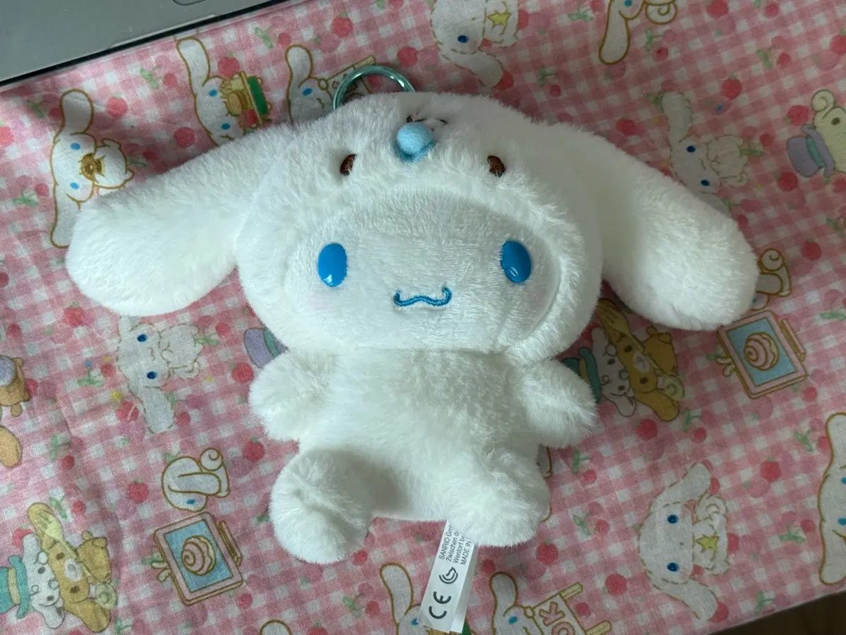 시나모롤 밀크 탈 키링 인형 (단순전시, 택 없음)