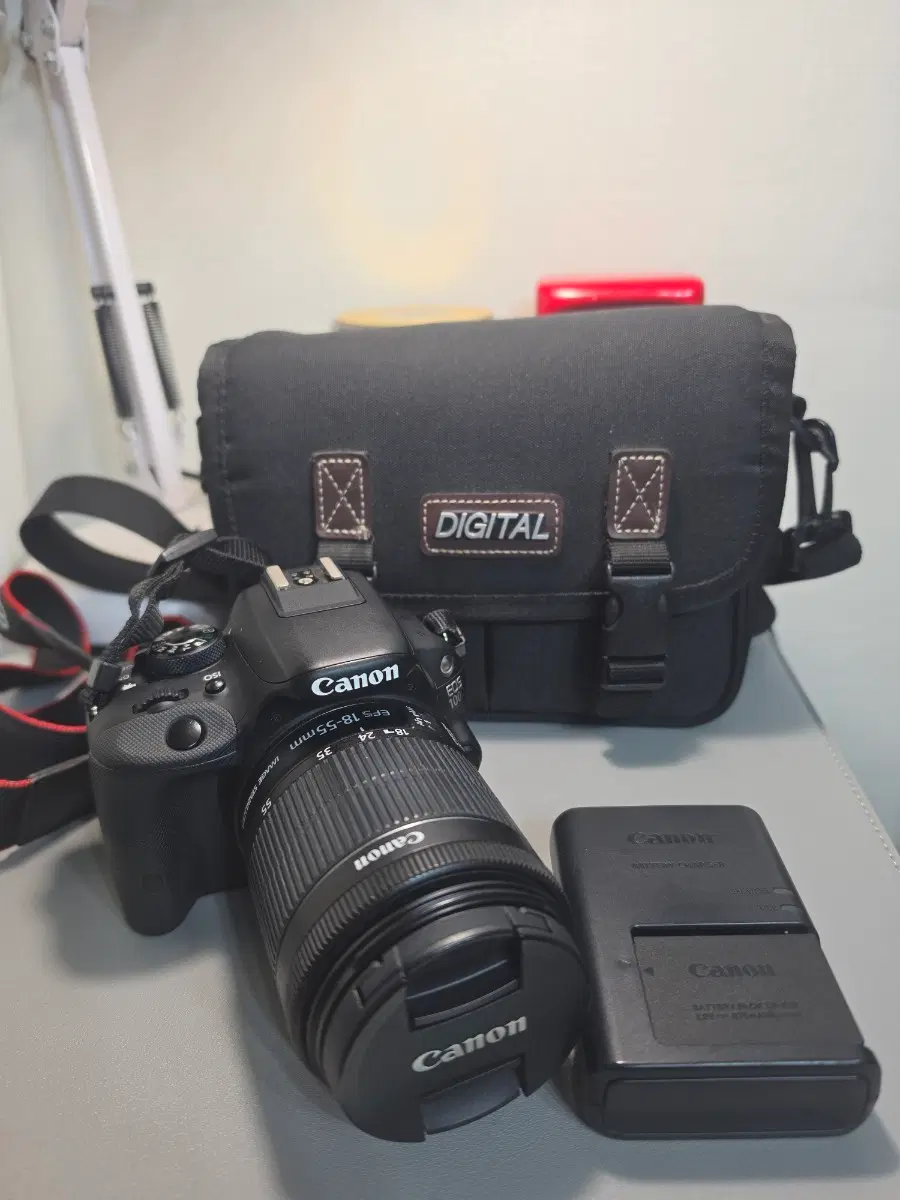 캐논 EOS 100D + 18-55 STM 표준줌 렌즈 DSLR 카메라