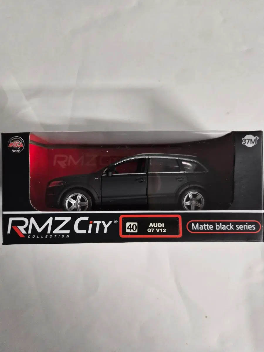 RMZ City 아우디 Q7 V12 Matte Black Series 미개봉