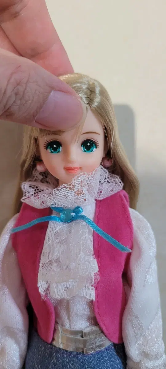 리카캐슬 뉴제니 금발 인형