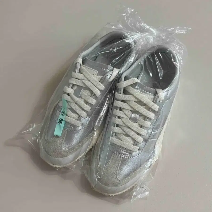 푸마 벨라 실버 250