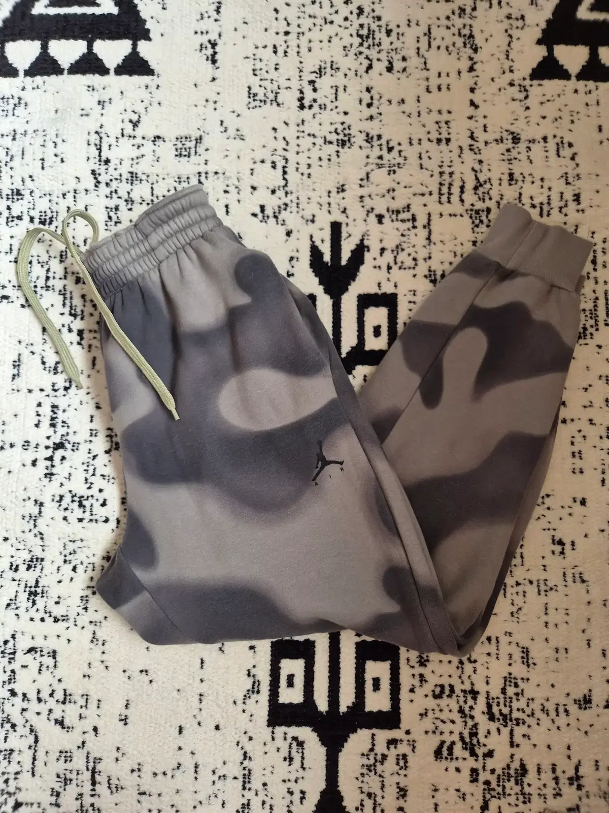 나이키 에어조던 키즈 카모플라쥬 기모 조거팬츠 S사이즈