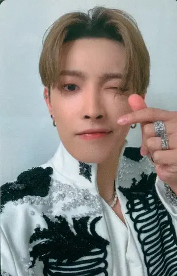 ATEEZ 2023 IDOL RADIO LIVE IN SEOUL HONG JOONG 트레이딩 카드 회장 한정판