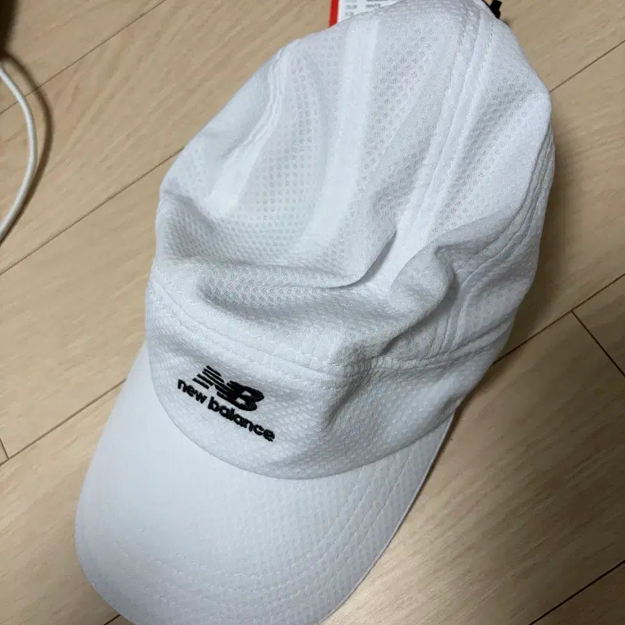뉴발란스 기능성 메쉬 화이트 볼캡