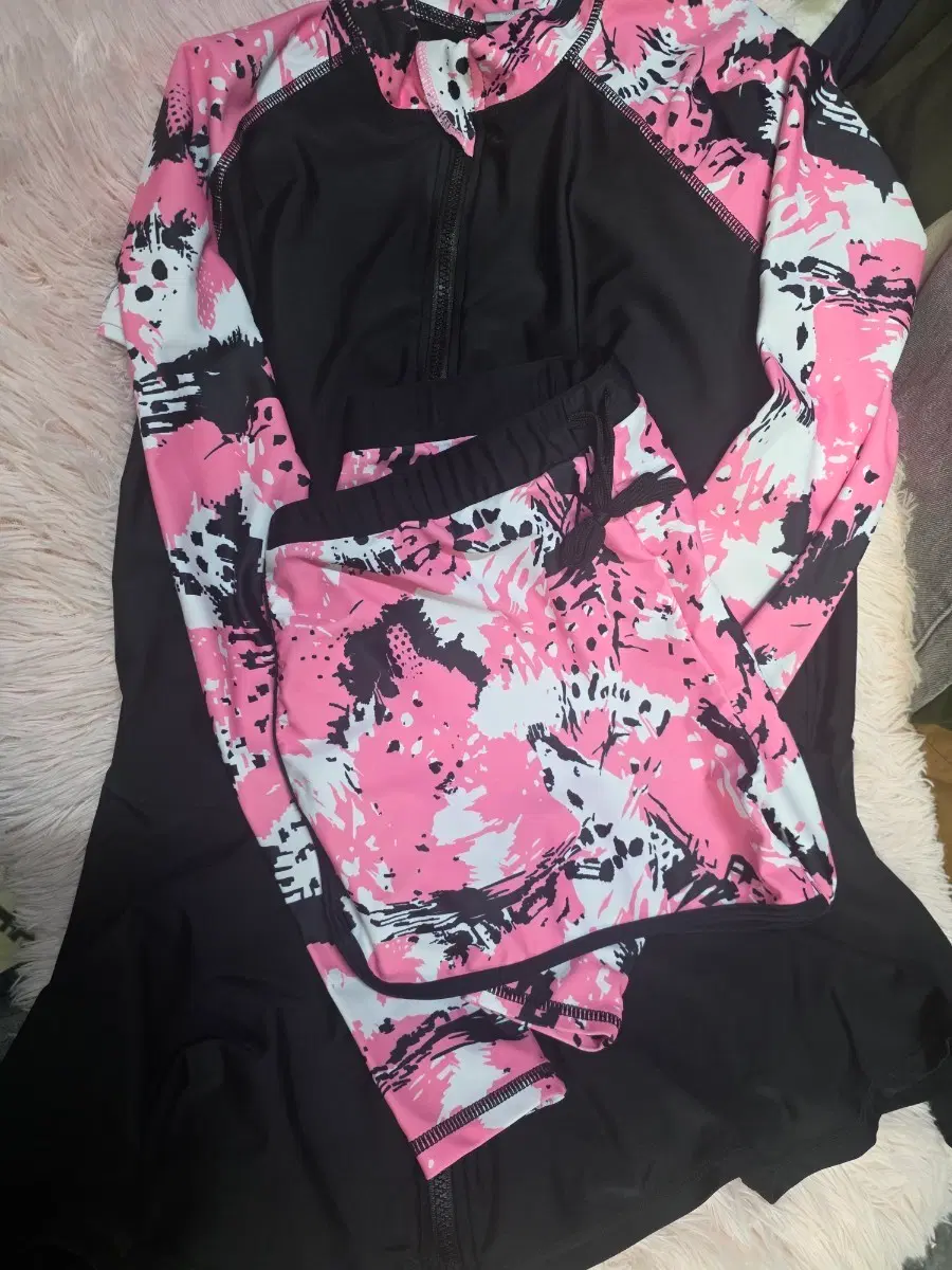 2XL.85~90.3종.래쉬가드 수영복 세트 . 실착용1회