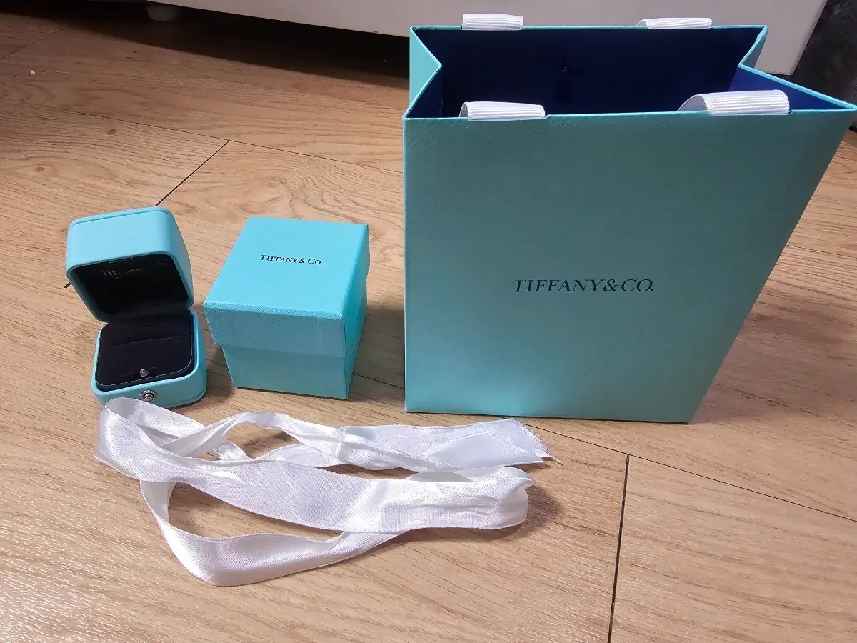 티파니앤코 박스 리본 포장 포함